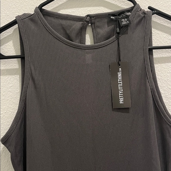 Elegant Gray Sleeveless Jumpsuit - Picture 3 of 3